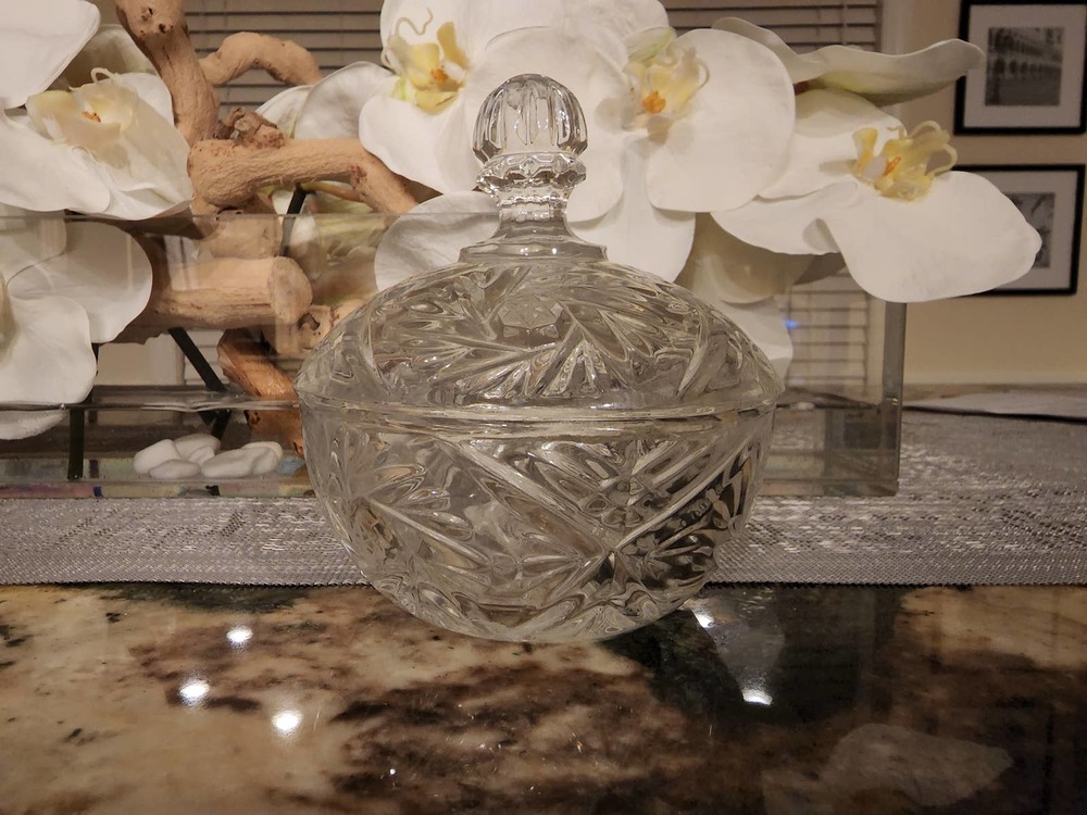 1960s Anchor Hocking Cut Pressed Crystal Star Clear Glass Covered Lidded dish